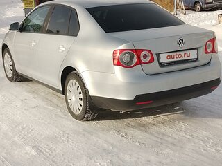 2007 Volkswagen Jetta V, серебристый, 600000 рублей, вид 3