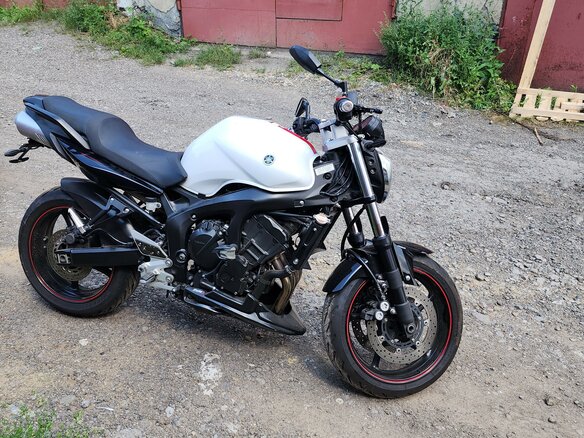 2009 Yamaha FZ6, белый, 500000 рублей