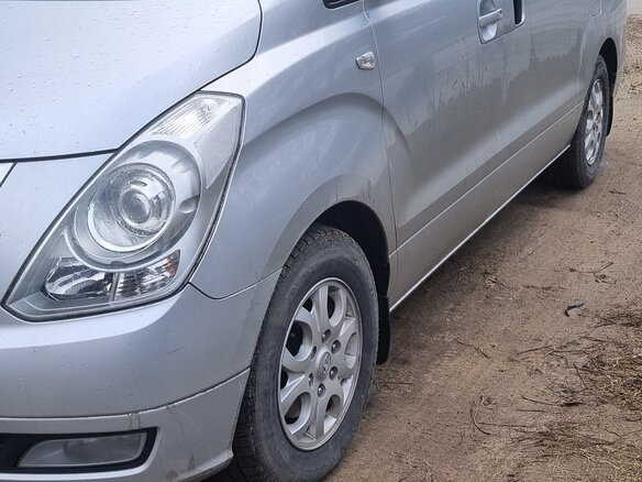 2010 Hyundai H-1 5-speed II, серебристый, 1600000 рублей - вид 4