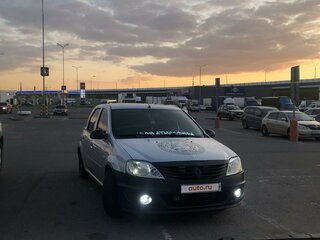 2013 Renault Logan I Рестайлинг, серебристый, 400000 рублей, вид 5