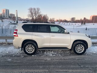 2016 Toyota Land Cruiser Prado 6-speed 150 Series Рестайлинг 1, белый, 3850000 рублей, вид 4