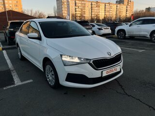 2021 Skoda Rapid II, белый, 999999 рублей, вид 3