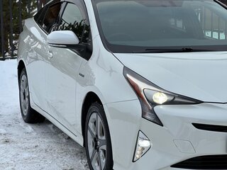 2016 Toyota Prius IV (XW50), белый, 1720000 рублей, вид 2