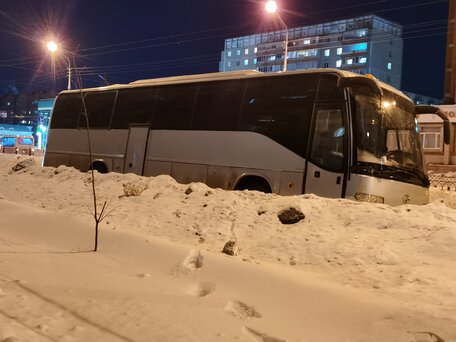 2010 Higer KLQ 6119, серебристый, 1200000 рублей, вид 1