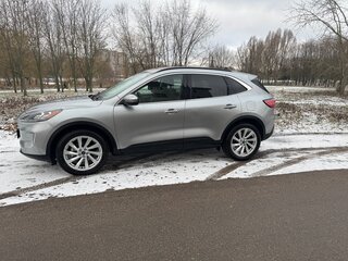 2022 Ford Escape IV, серебристый, 2303333 рублей, вид 4