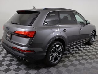 2024 Audi Q7 45 TFSI II (4M) Рестайлинг, серый, 10250076 рублей, вид 4