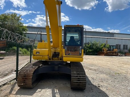 2013 Komatsu PC200-8, жёлтый, 4800000 рублей, вид 4