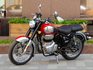 2025 Royal Enfield Classic 350, красный, 517000 рублей, вид 1