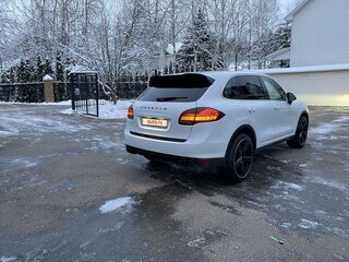 2012 Porsche Cayenne II (958), белый, 2450000 рублей, вид 3