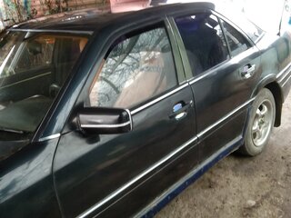 1997 Mercedes-Benz C-Класс 200 I (W202), чёрный, 280000 рублей, вид 3