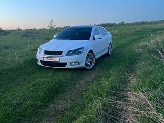 2011 Skoda Octavia II (A5) Рестайлинг, белый, 1600000 рублей, вид 2