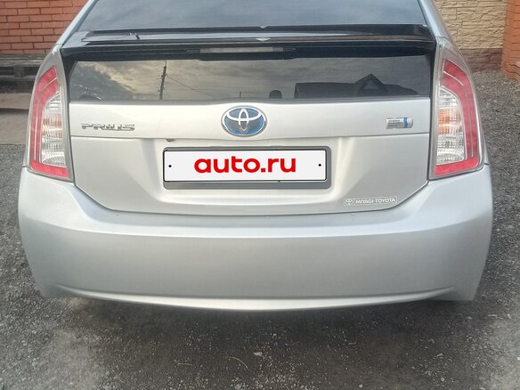 2012 Toyota Prius III Рестайлинг (XW30), серебристый, 1170000 рублей - вид 2