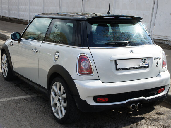 2010 Mini Hatch Cooper S II (R56) Рестайлинг, серебристый - вид 3
