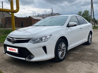 2016 Toyota Camry VII (XV50) Рестайлинг, белый, 2180000 рублей, вид 1