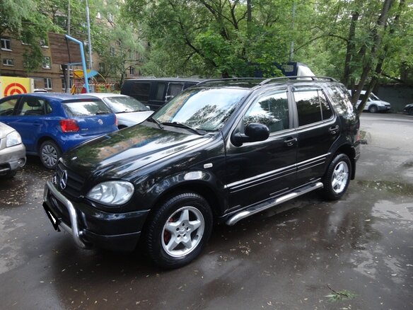 1999 Mercedes-Benz M-Класс 320 I (W163), чёрный - вид 2