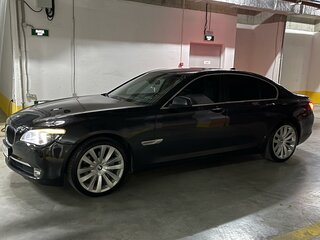 2009 BMW 7 серии 730d V (F01/F02/F04), серый, 1950000 рублей, вид 3