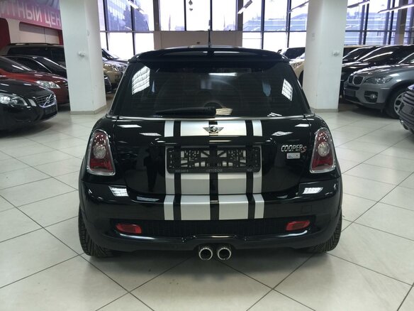 2010 Mini Hatch Cooper S II (R56) Рестайлинг, чёрный - вид 7