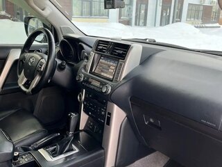2012 Toyota Land Cruiser Prado 150 Series, белый, 3400000 рублей, вид 5