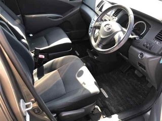 2009 Toyota ISis I Рестайлинг, серый, 1400000 рублей, вид 1