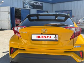 2018 Toyota C-HR I, жёлтый, 2420000 рублей, вид 4