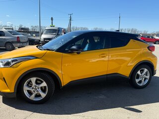 2018 Toyota C-HR I, жёлтый, 2420000 рублей, вид 5