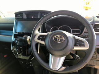 2017 Toyota Roomy I, красный, 885000 рублей, вид 2