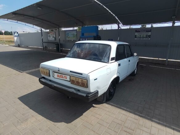 2001 Lada (ВАЗ) 2107, белый, 130000 рублей - вид 4