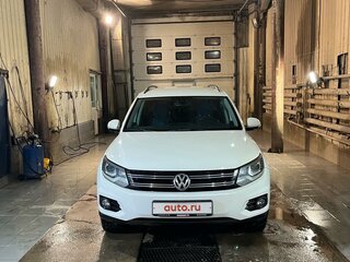 2012 Volkswagen Tiguan I Рестайлинг, белый, 1650000 рублей, вид 1