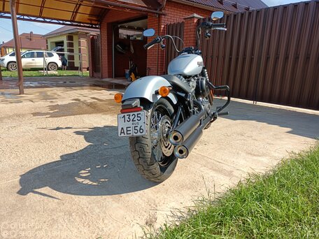 2019 Harley-Davidson Street Bob, серебристый, 1290000 рублей, вид 3