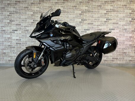 2025 BMW R 1300 RS, чёрный, 2235000 рублей, вид 2