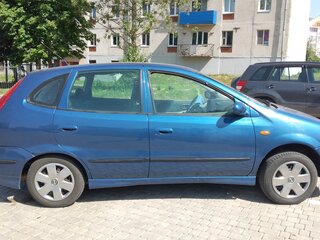 2001 Nissan Almera Tino I, синий, 303942 рублей, вид 2