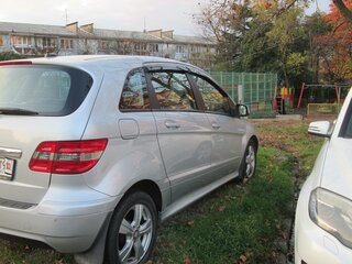 2010 Mercedes-Benz B-Класс 180 I (W245) Рестайлинг, серебристый, 1050000 рублей, вид 2