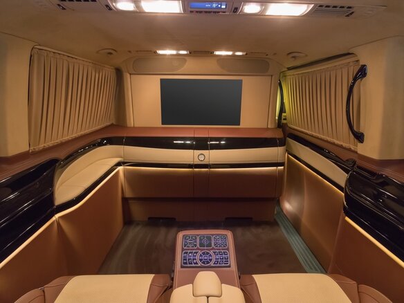 2014 Volkswagen Caravelle Long T5 Рестайлинг, чёрный - вид 1
