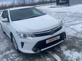 2017 Toyota Camry VII (XV50) Рестайлинг, белый, 2100000 рублей - вид 2
