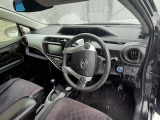 2014 Toyota Aqua I, чёрный, 700000 рублей, вид 3