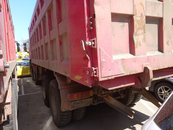 2023 IVECO-Hongyan 8x4 (CQ3406), красный - вид 8