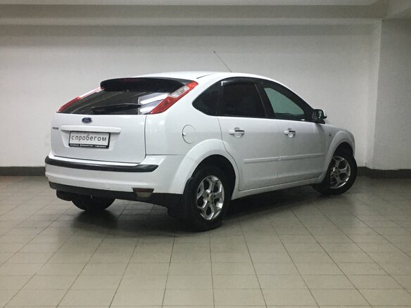 2007 Ford Focus II, белый - вид 2