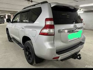 2011 Toyota Land Cruiser Prado 150 Series, серебристый, 2920000 рублей, вид 3
