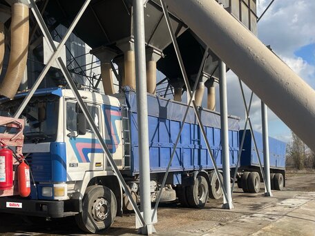 1988 Volvo F-Series, белый, 1300000 рублей, вид 1