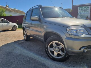 2013 Chevrolet Niva I Рестайлинг, серый, 650000 рублей, вид 3