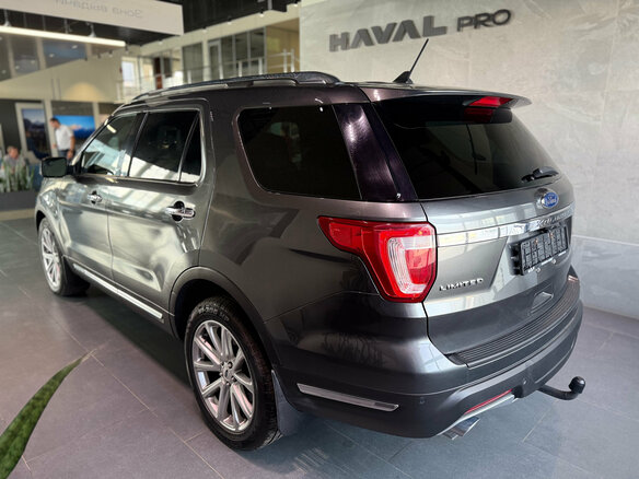 2018 Ford Explorer V Рестайлинг 2, серый, 2900000 рублей - вид 19
