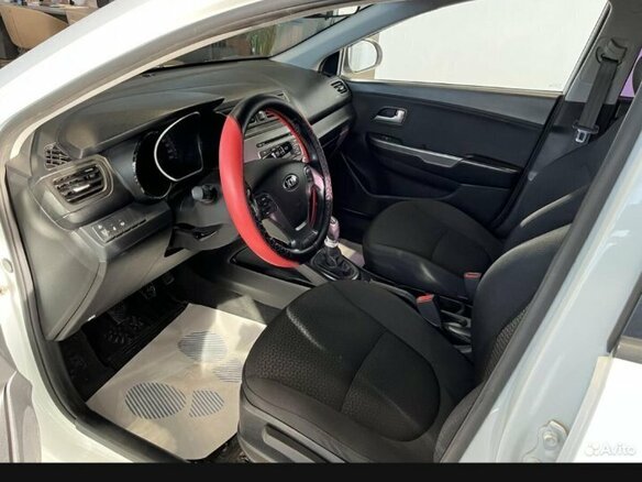 2015 Kia Rio III Рестайлинг, белый, 1050000 рублей - вид 6