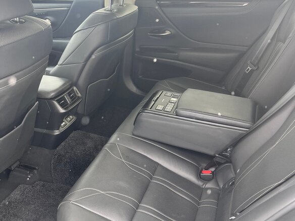 2019 Lexus ES 300h VII, синий, 4200000 рублей - вид 18
