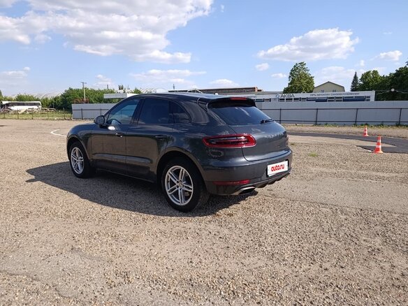 2017 Porsche Macan I, серый, 3200000 рублей - вид 12