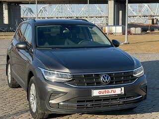 2021 Volkswagen Tiguan II Рестайлинг, серый, 1930000 рублей, вид 2