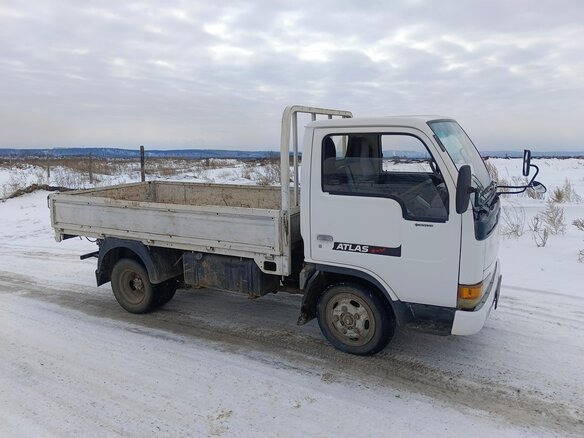 1994 Nissan Atlas, белый, 1300000 рублей - вид 1