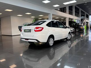 2021 Lada (ВАЗ) Granta I Рестайлинг, белый, 690000 рублей, вид 2