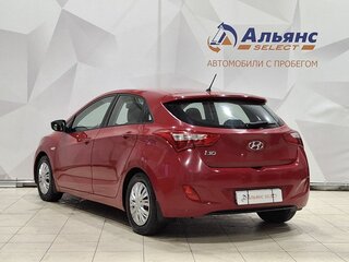 2013 Hyundai i30 II, красный, 830000 рублей, вид 5
