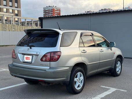 2000 Toyota Harrier I (XU10) Рестайлинг, серый, 645000 рублей, вид 4