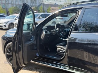 2025 BMW X7 40i I (G07) Рестайлинг, чёрный, 13080000 рублей, вид 5